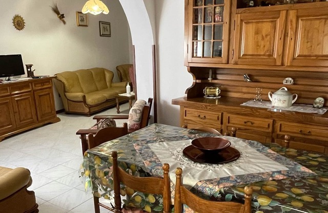 Large furnished apartment, located in the historic center and 3km away from the sea