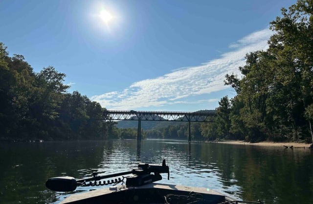 Large House on White River+River Access+Wifi