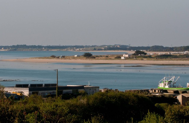 LARGE HOUSE WITH VIEW OF QUIBERON BAY