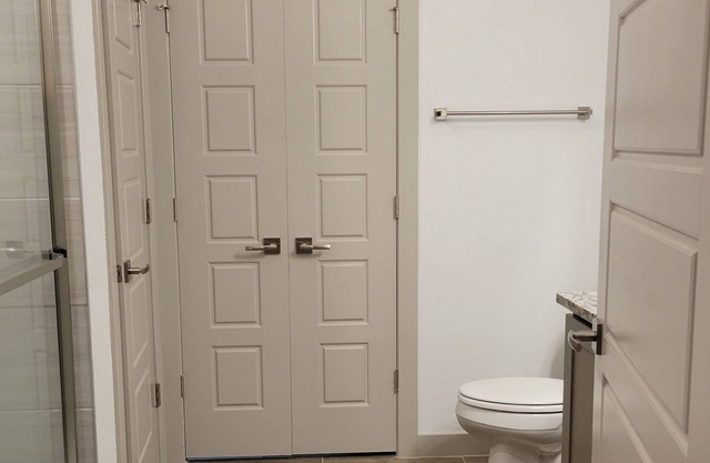 Large Luxury 2/Bed 2/Bath Close to UTEP. Every Amenity!