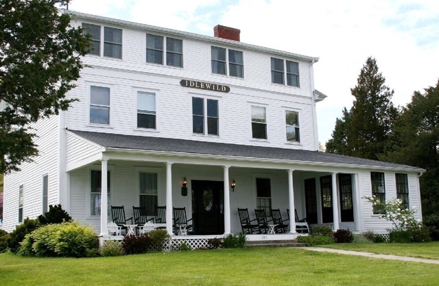 Large Manomet Beach home! Family, friends, and fun!