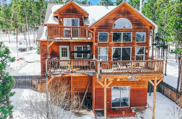 Large Mountain Cabin → Black Hawk -> Amazing Views