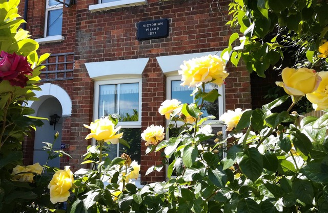 Large Pet Friendly Self Catering Norfolk Holiday Cottage, Heacham Norfolk