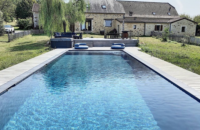 Large property with two houses - Périgord noir, heated swimming pool, SARLAT - LOT