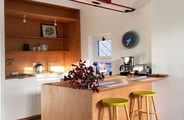 large quiet and bright studio in the cathedral district