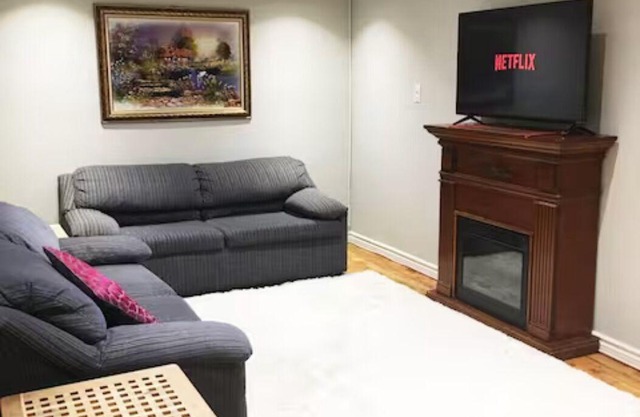 Large Quiet Entire Basement,Separate Entrance SelfCheckin,20 minutes to airport.