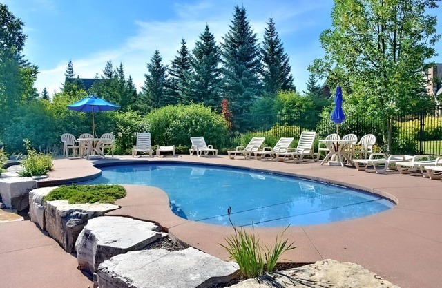Large retreat perfect for a ski-cation w/ pool view & open concept!