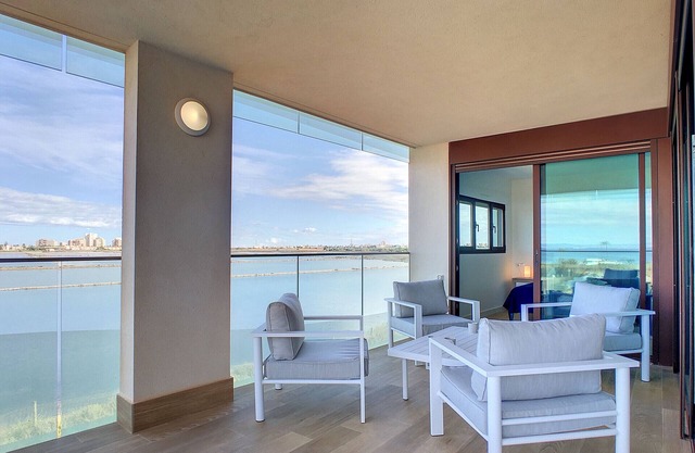 Large sea view balcony, wifi, parking and pool