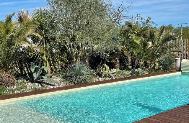 Large Touraine house with swimming pool Near A10, Private park, Hammam