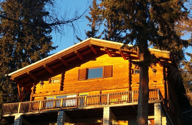 large traditional chalet , 50 m from teleski