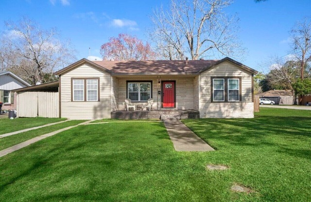 Large Yard w/BBQ Pit | Charming 3BR Baytown Home