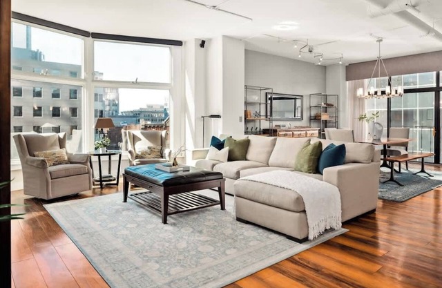 Larimer Square Luxury | Office | Downtown Hub