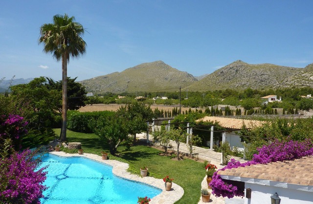 'Las Rosas' - A Picturesque Finca in Private Grounds