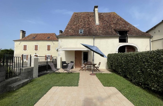 LAUBARET - LOUBIENG - Gîte