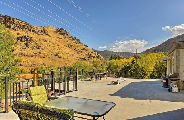 Lava Hot Springs Studio w/Views, Walk to River