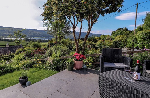 LAVENDER COTTAGE, pet friendly, with open fire in Coniston