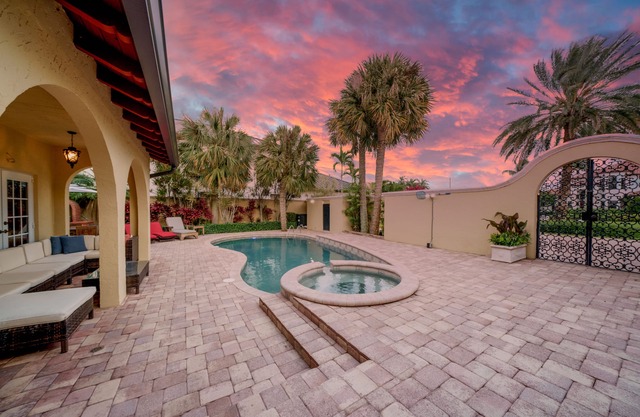 Lavish Mediterranean Villa With Direct Ocean Access