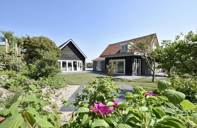 Lavish Villa in Julianadorp aan zee