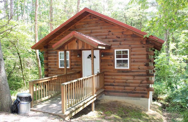 Lazy Lane Cabins - Cardinal's Crest