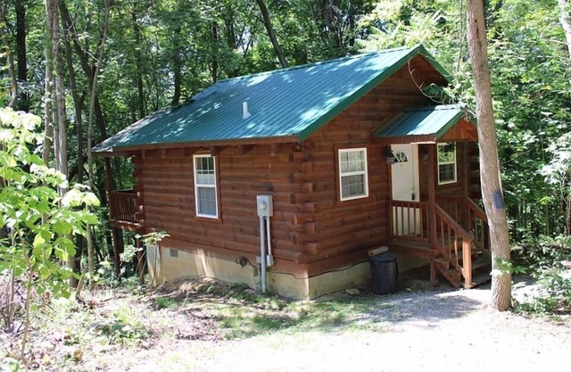 Lazy Lane Cabins - Jack Pine Hollow