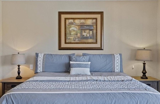 Lazy V-01 Lake Front Five Bedroom, Four Bath Condo with Room to Spread Out!