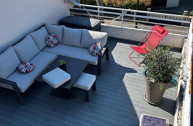 Le Balcon du Port- private parking