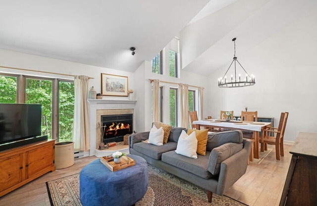 Le Champetre Tremblant 2bdrs Condo w/Fireplace