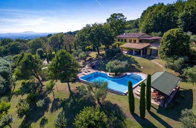 Le Dodici Querce 6+3, Emma Villas