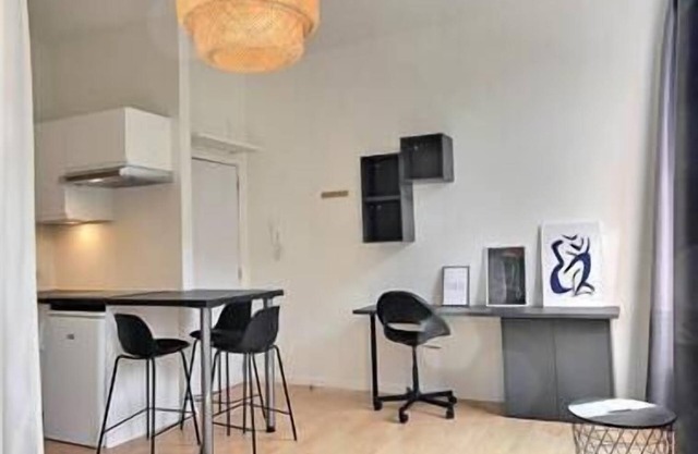 Le Joli Studio - Nice, practical studio right in the center!
