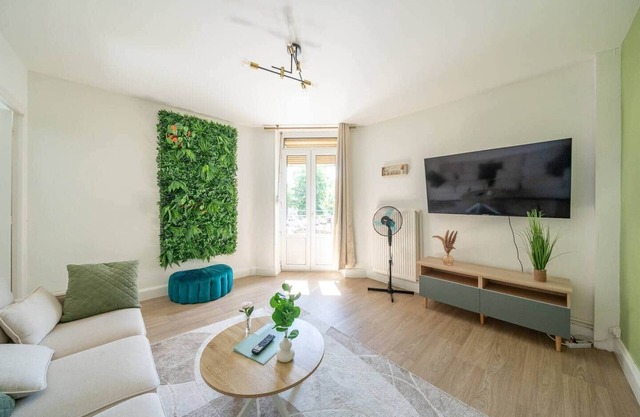 Le Julie -Spacious - 5 pers' - 3 beds - Railway station 500m