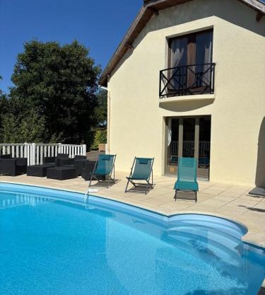 Le Mondementais - Gîte en Champagne avec piscine