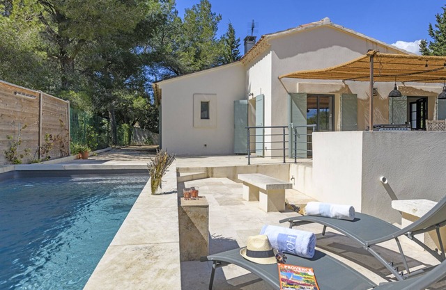 Le Montebello de Paradou - piscine - jardin