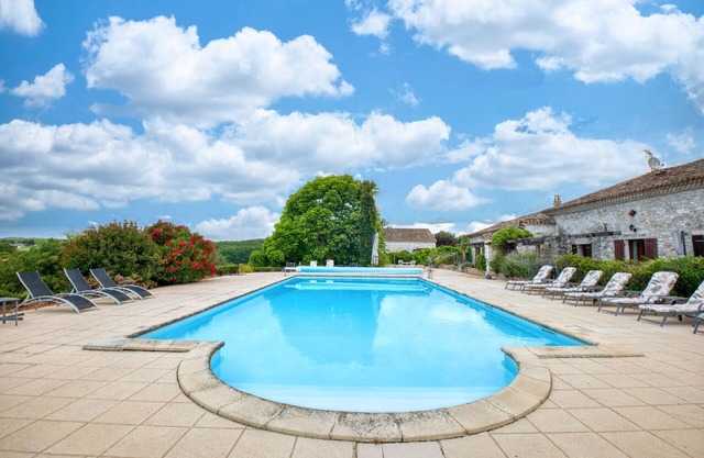 Le Nid – Charming Studio with Shared Pool and Panoramic View of the Dordogne