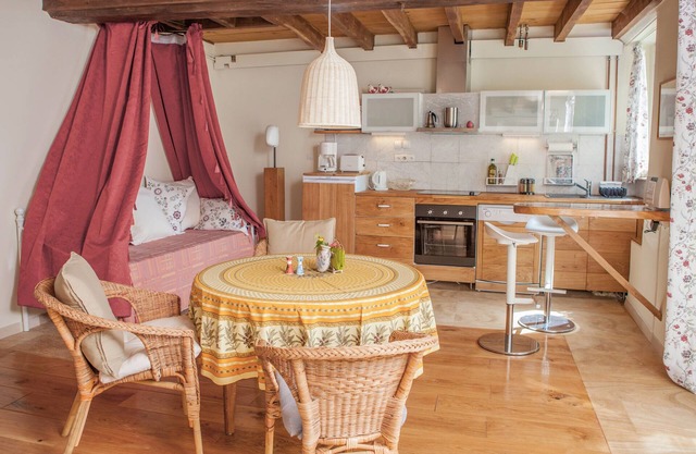 Le Nid D AMOUR/typical Burgundy house in a wonderful location/great view.