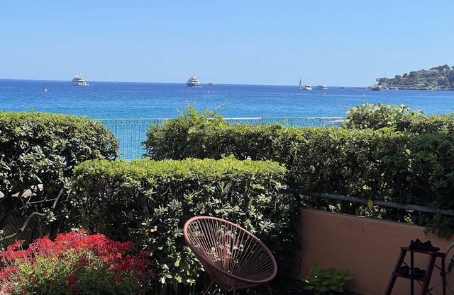 LE PAMELA facing the sea, exceptional view, private garden, private parking