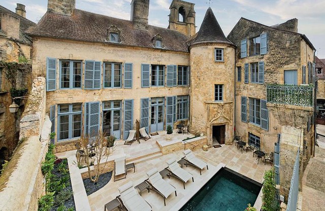 LE PETIT MANOIR