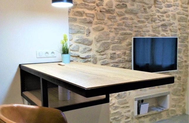 Le Petit Studio - 15 m2 - Centre Ville - Sorgue à 50 m