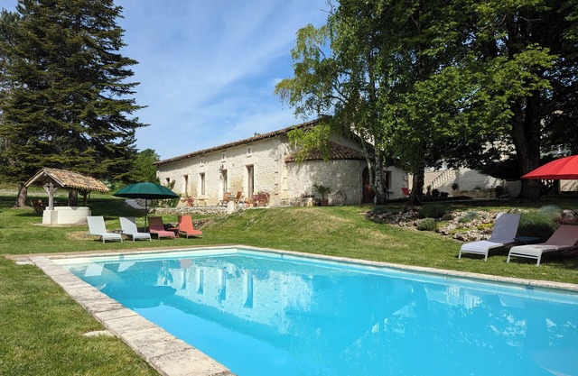 Le Ptit Manoir des Miroirs, charming 4-star gîte, private heated pool
