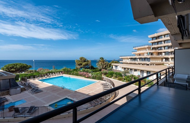 Le Tino Rossi - Two Bedroom Apartment, Sleeps 6