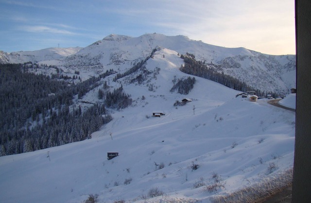 LEAVE THE BUILDING AND RETURN ON SKIS 0 KM SOUTH-FACING STUDIO