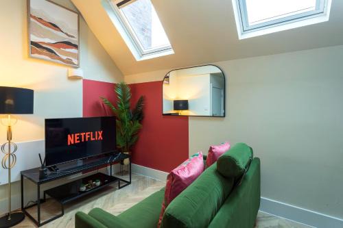Leeds Central Deluxe - Rose Platinum Properties