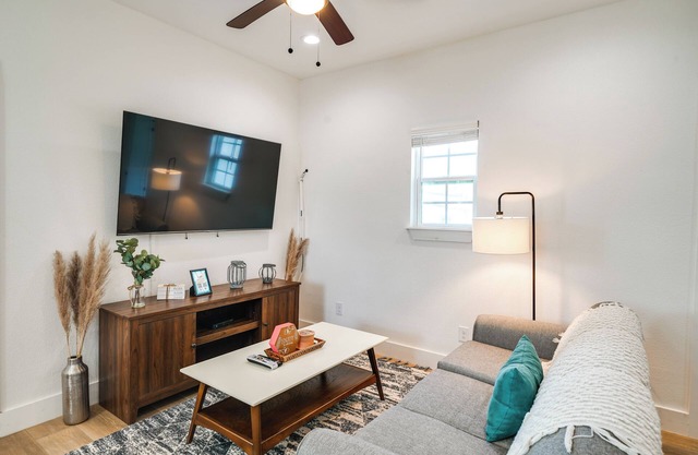 Legacy Ranch Escape: Game Room & Lake Access