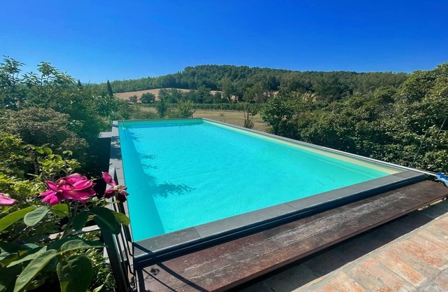 Leisure pool/great views - exc villa, pool + grounds - pool house - 12 guests