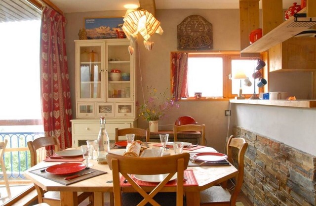 Les Arcs 1800: charming apartment in residence