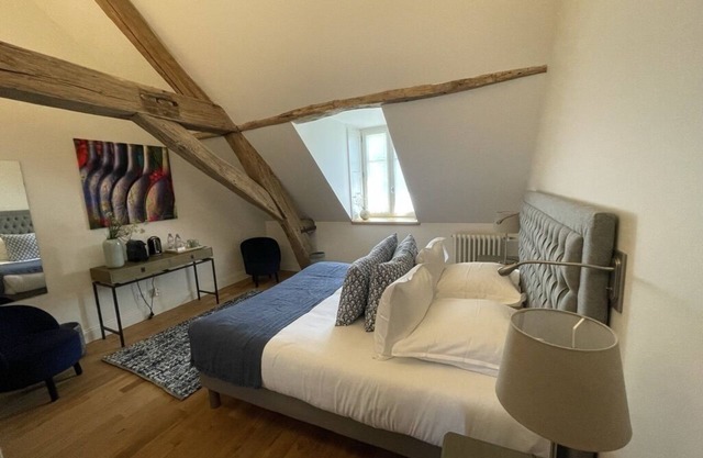 Les Baudes-Double room-Deluxe-Ensuite with Shower-Garden view