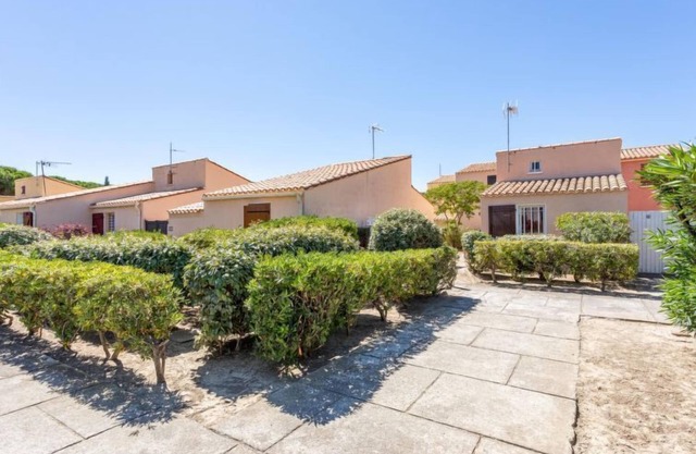Les Leucatines 3 by Interhome