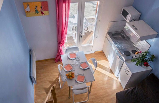 Les Pins 4 pers. In St Cyprien between village and beach on the Coteradieuse Wif site