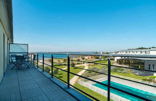Les Thermes 532 - Vue mer avec piscine partagée