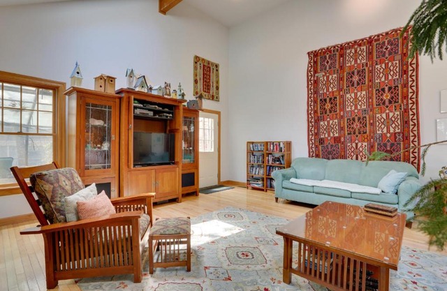 Less Than 1 Mi to Camelback Resort Home with Pool Table!