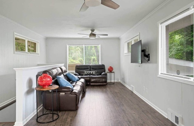 Let the Good Times Roll/Spacious Retreat 4BE 3BA